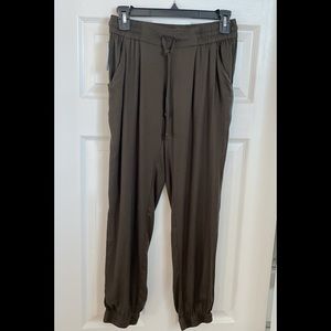 NWT Aritzia Sunday Best Joggers Sz XS